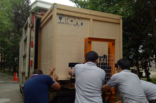 麗水客戶SMT設(shè)備專車送貨，貨到上門安裝調(diào)試